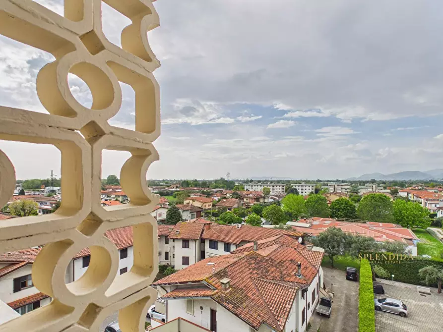 Immagine 21 di Mansarda in vendita  a Seravezza