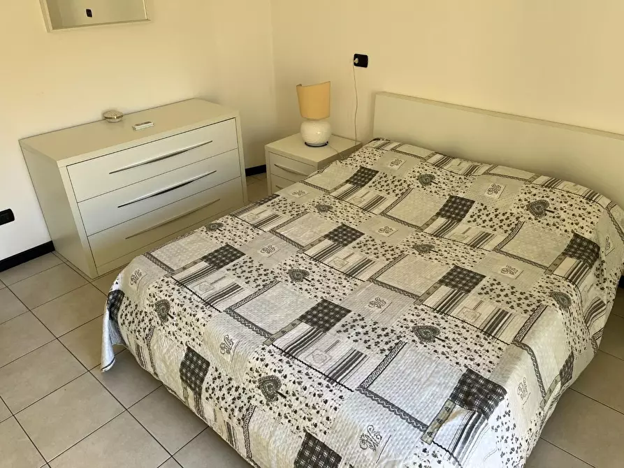 Immagine 11 di Mansarda in vendita  a Massa