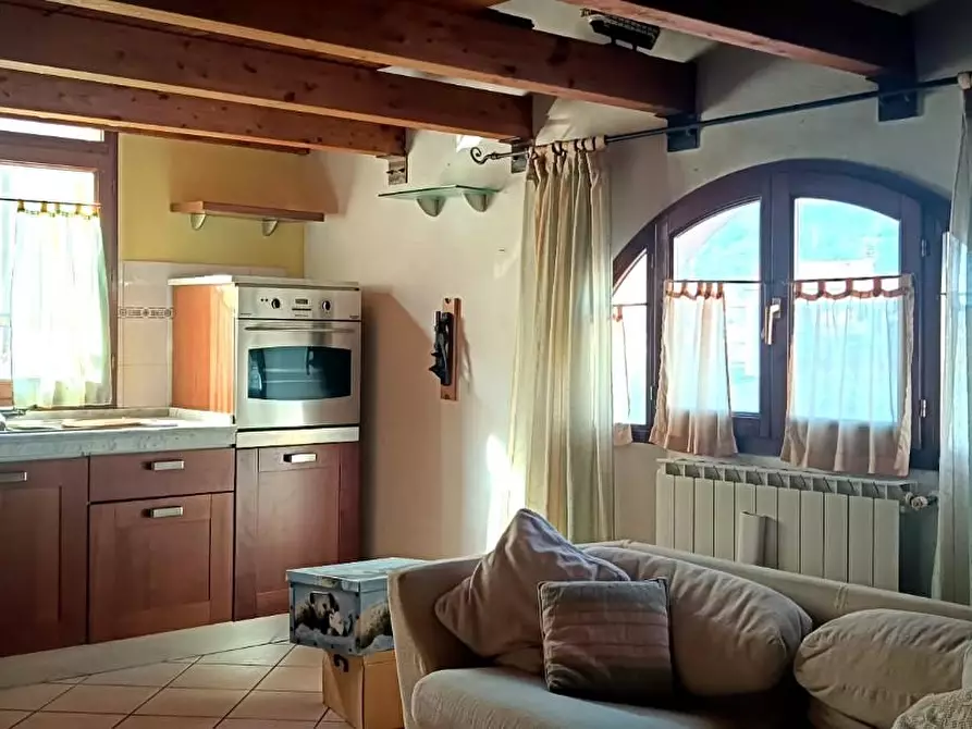 Immagine 1 di Appartamento in vendita  a Cascina