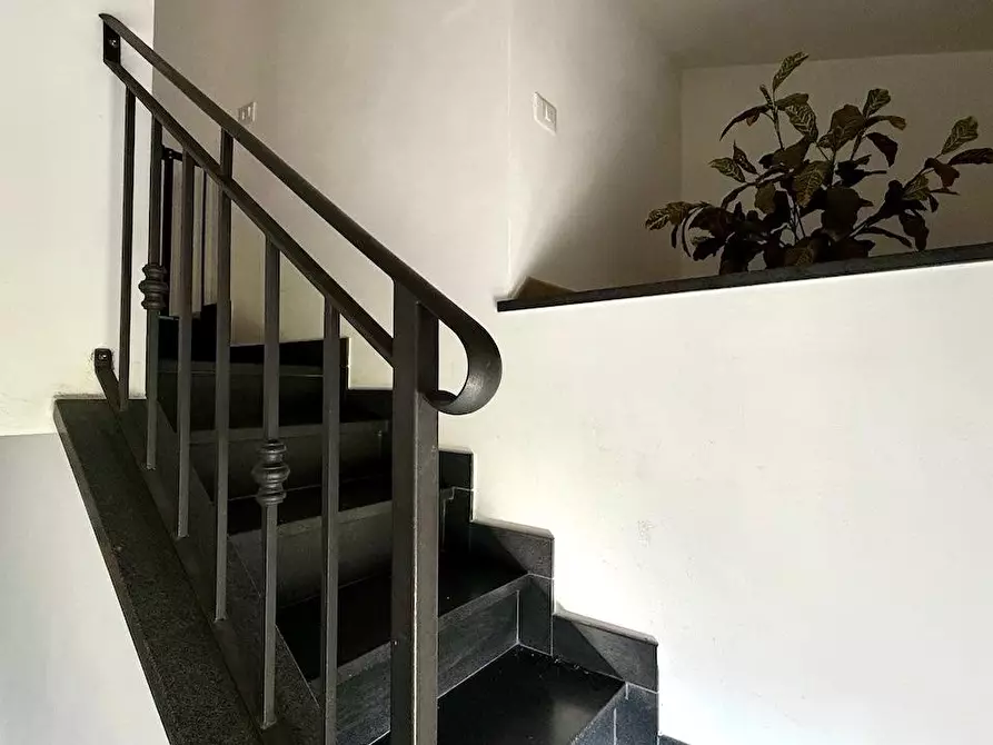 Immagine 24 di Appartamento in vendita  a Massa