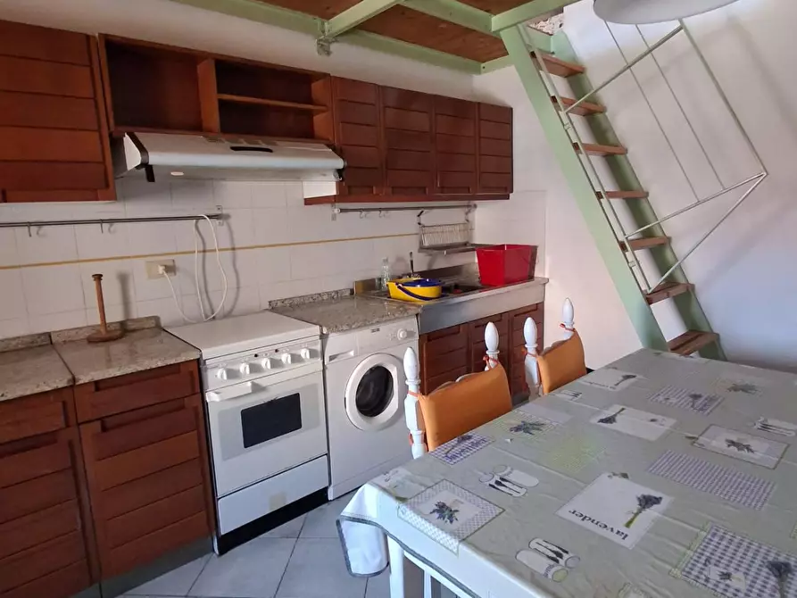 Immagine 5 di Appartamento in vendita  a Livorno