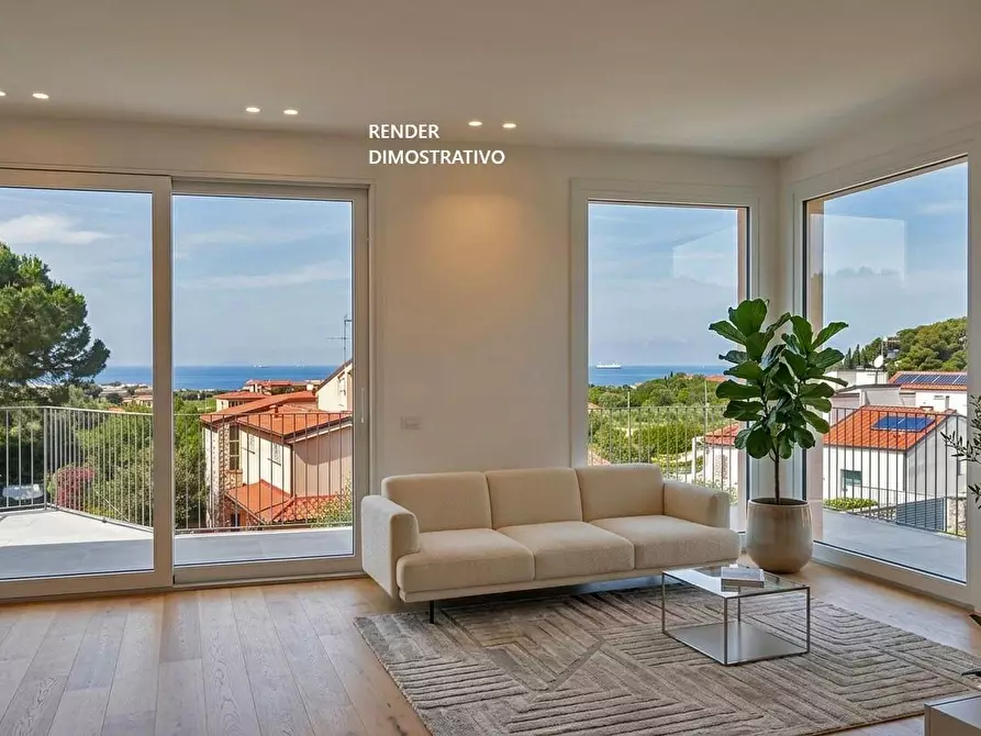 Immagine 5 di Villa in vendita  a Livorno