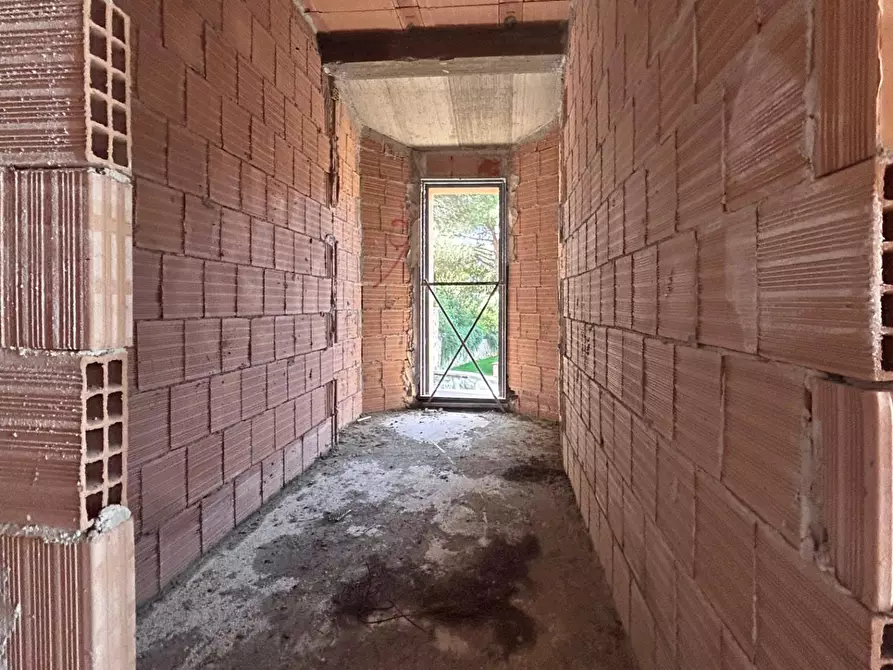 Immagine 18 di Villa in vendita  a Livorno