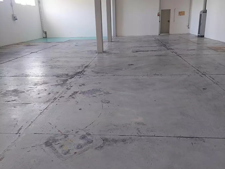 Immagine 2 di Attività artigianale in affitto  a Castelfranco Di Sotto