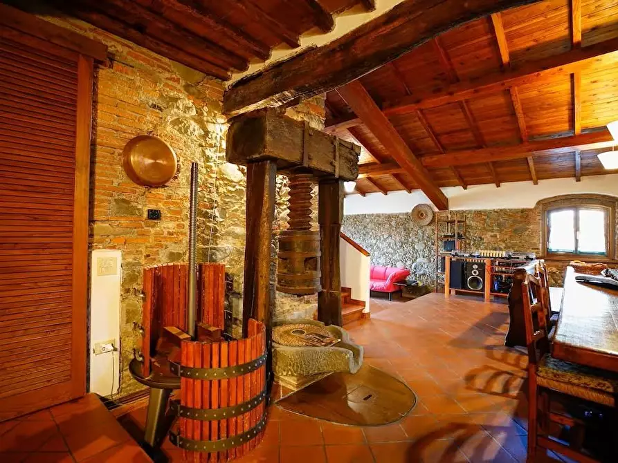 Immagine 4 di Rustico / casale in vendita  a Porcari