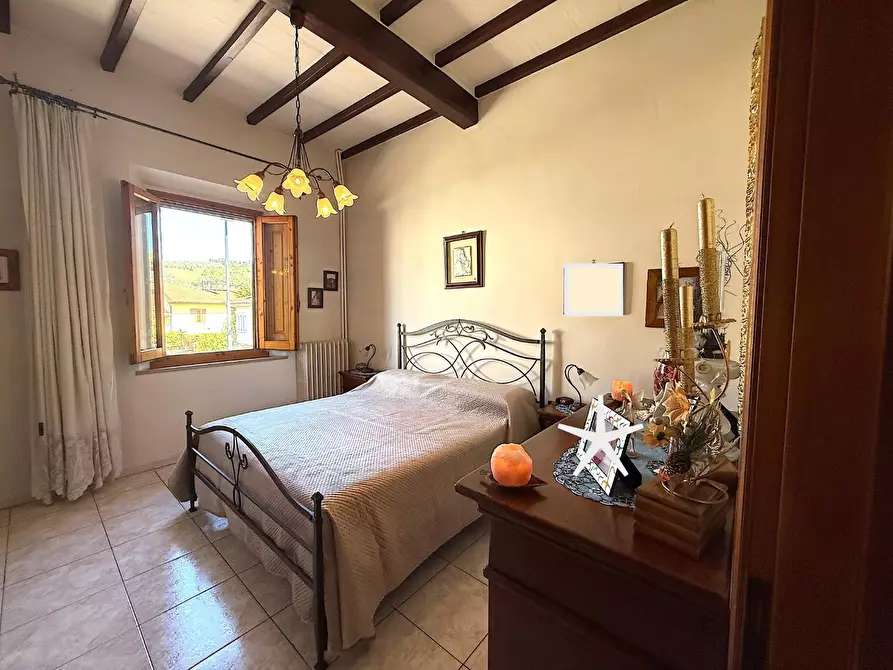 Immagine 18 di Appartamento in vendita  a Capraia E Limite
