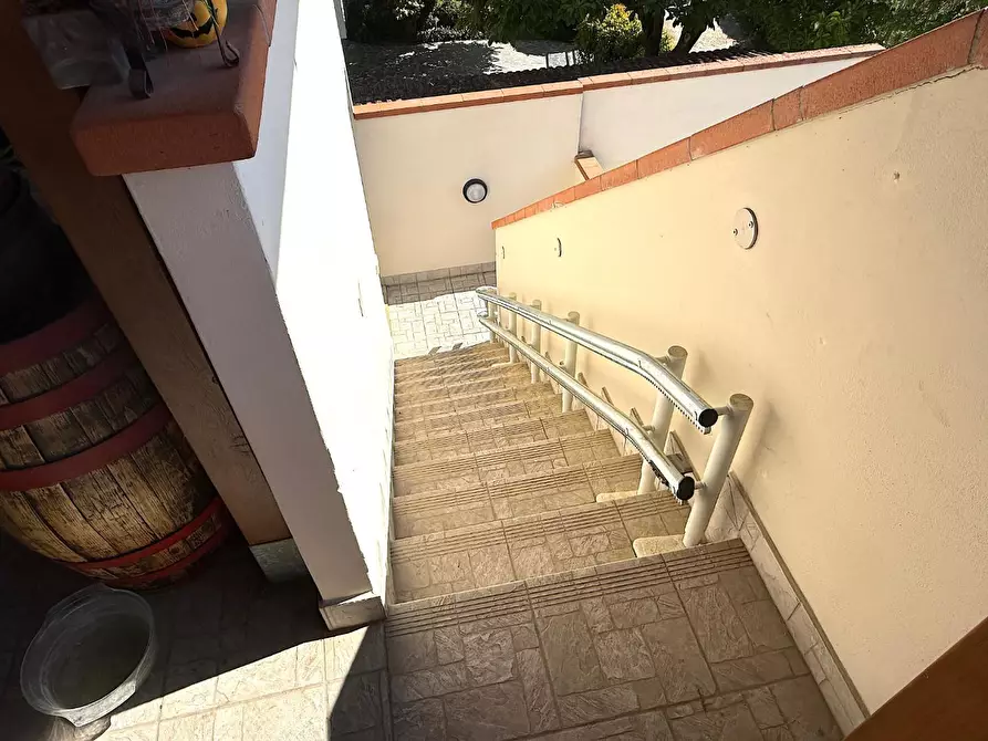 Immagine 5 di Appartamento in vendita  a Capraia E Limite