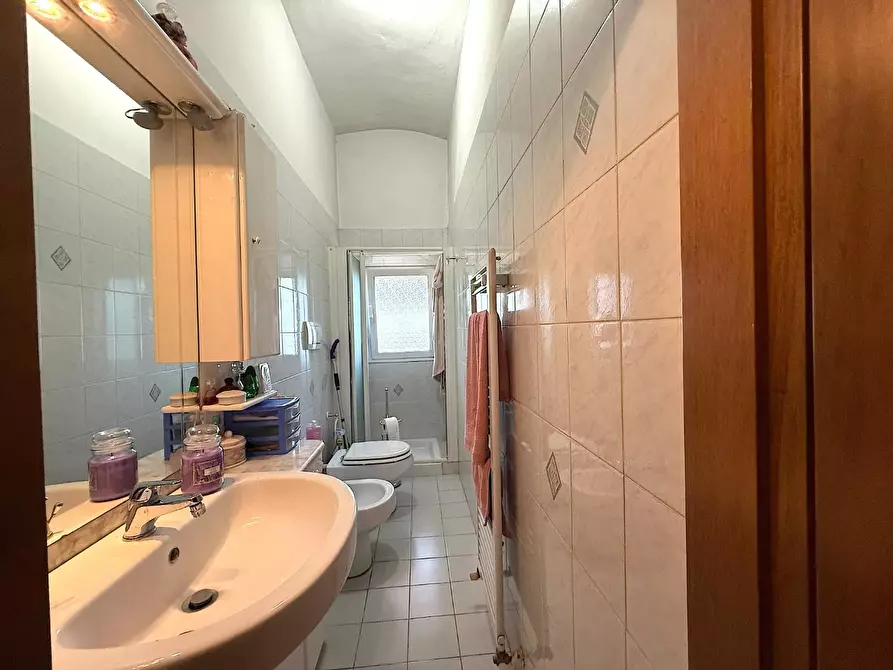 Immagine 11 di Appartamento in vendita  a Capraia E Limite