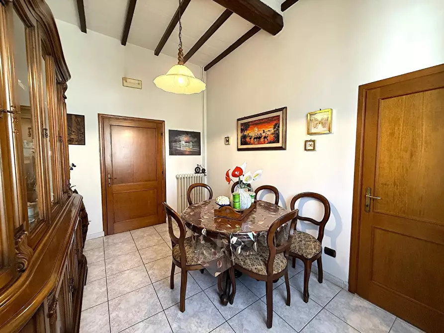Immagine 13 di Appartamento in vendita  a Capraia E Limite