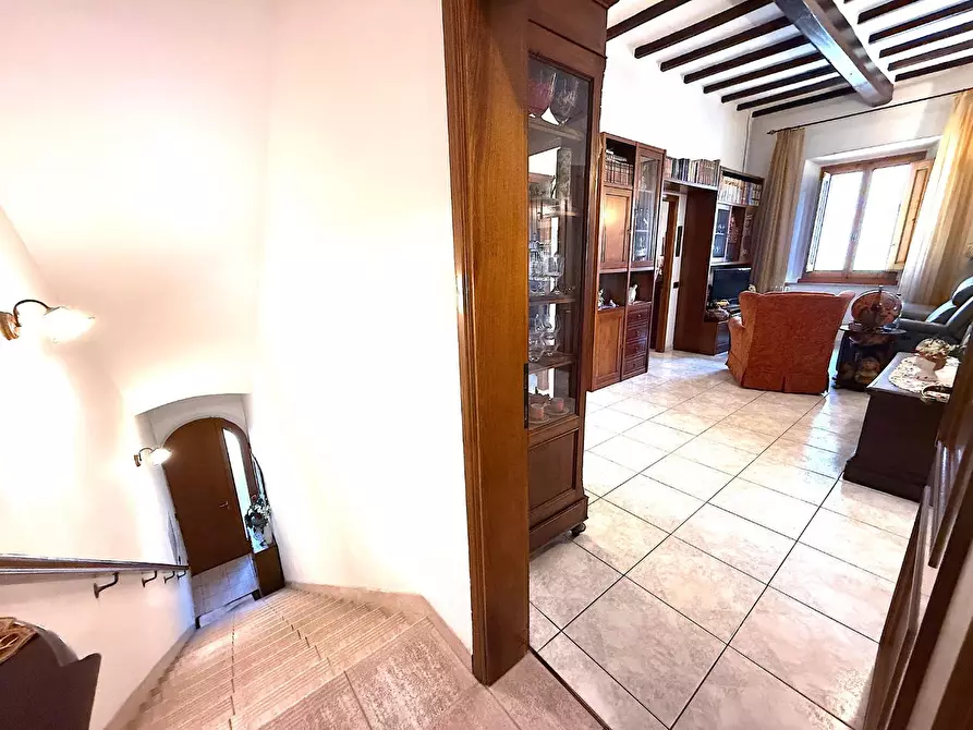 Immagine 26 di Appartamento in vendita  a Capraia E Limite
