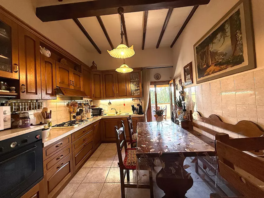 Immagine 9 di Appartamento in vendita  a Capraia E Limite