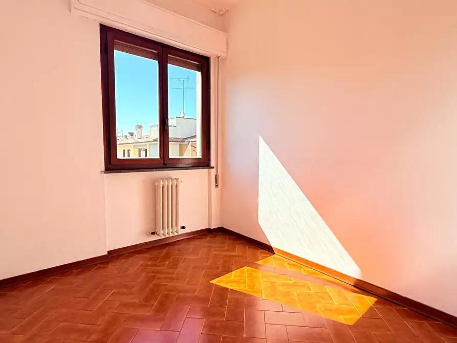 Immagine 31 di Appartamento in vendita  a Uzzano