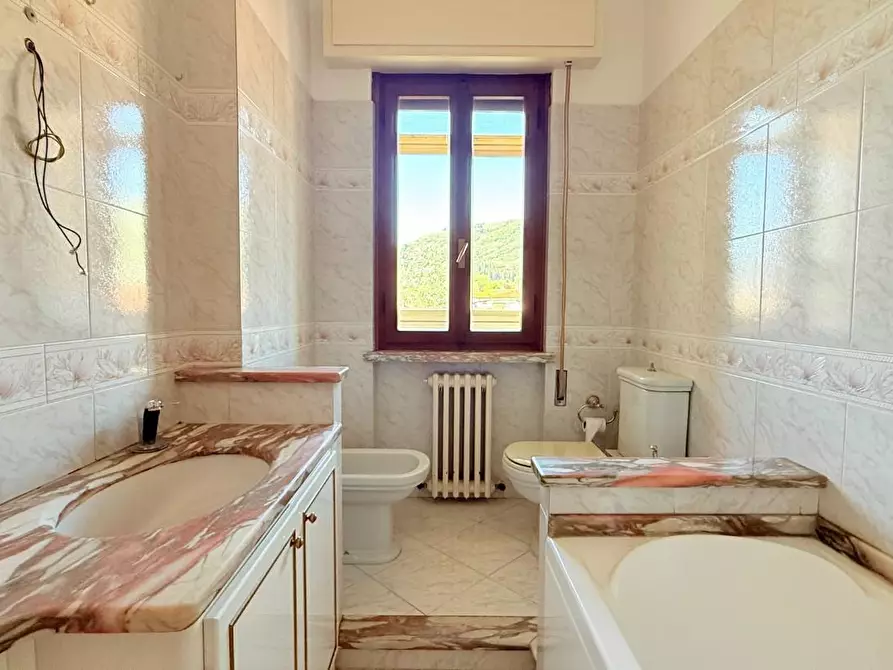 Immagine 33 di Appartamento in vendita  a Uzzano
