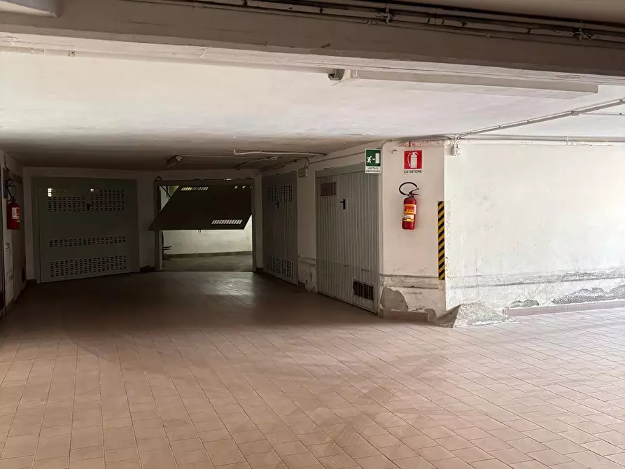 Immagine 15 di Appartamento in vendita  a Massa