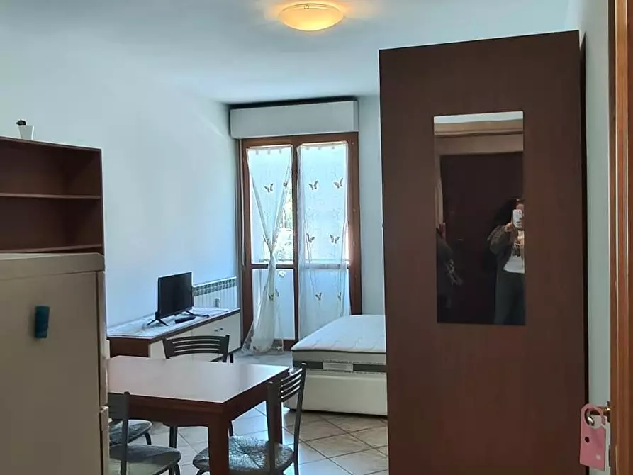 Immagine 4 di Appartamento in vendita  a Siena