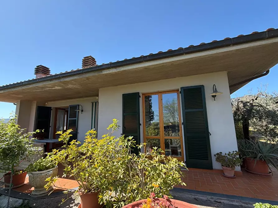Immagine 1 di Villa in vendita  a Chianni