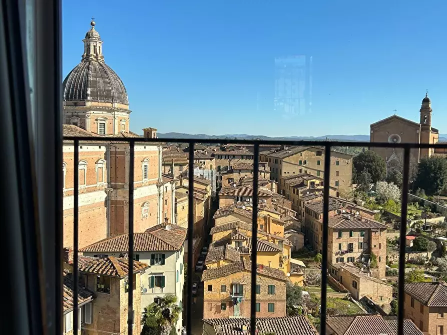 Immagine 7 di Appartamento in vendita  a Siena