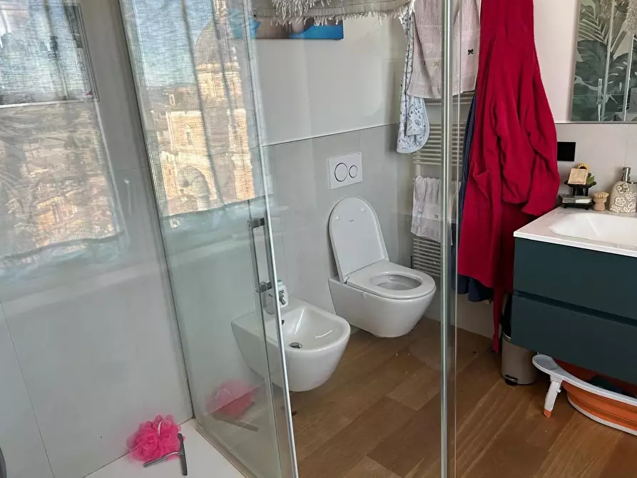 Immagine 10 di Appartamento in vendita  a Siena