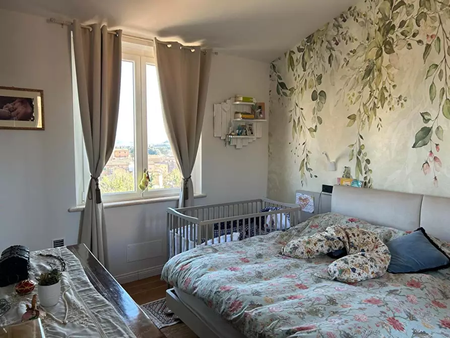 Immagine 9 di Appartamento in vendita  a Siena