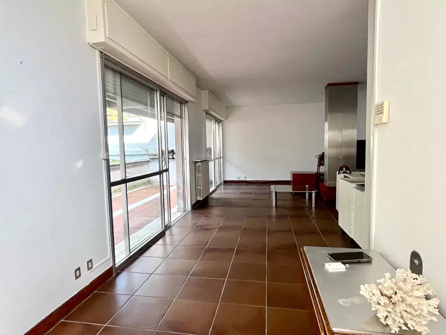 Immagine 2 di Mansarda in vendita  a Massa