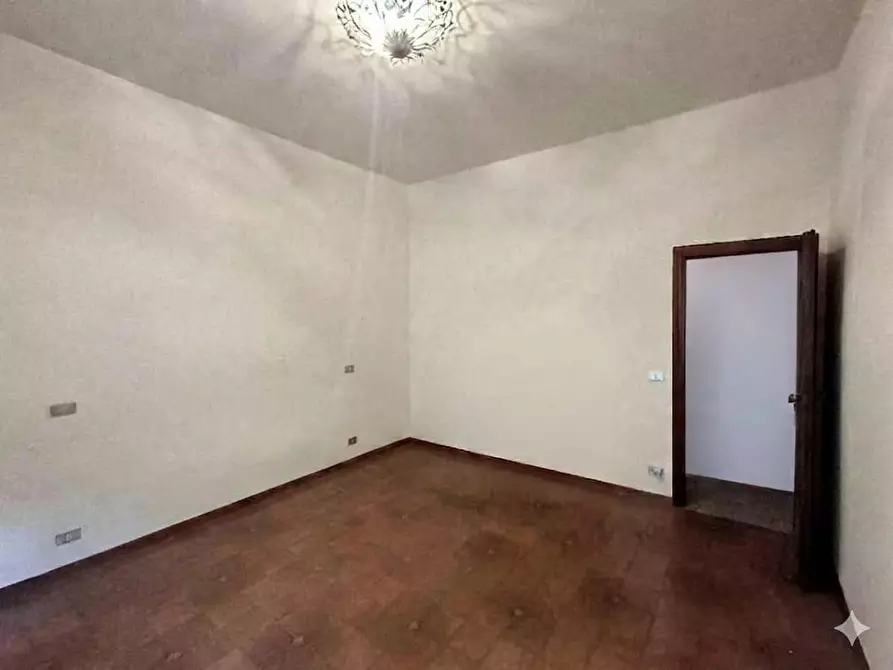 Immagine 10 di Appartamento in vendita  a Viareggio