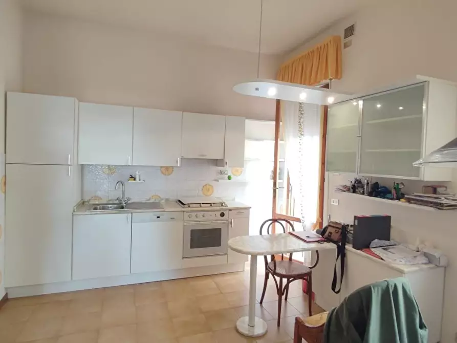 Immagine 4 di Appartamento in vendita  a Viareggio