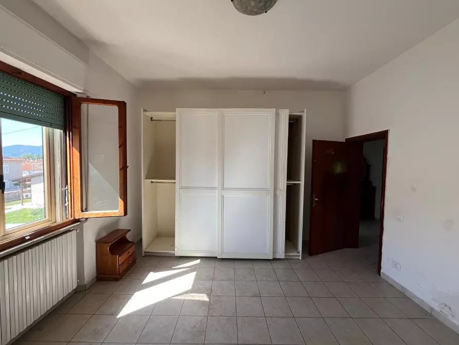 Immagine 36 di Appartamento in vendita  a Pontedera