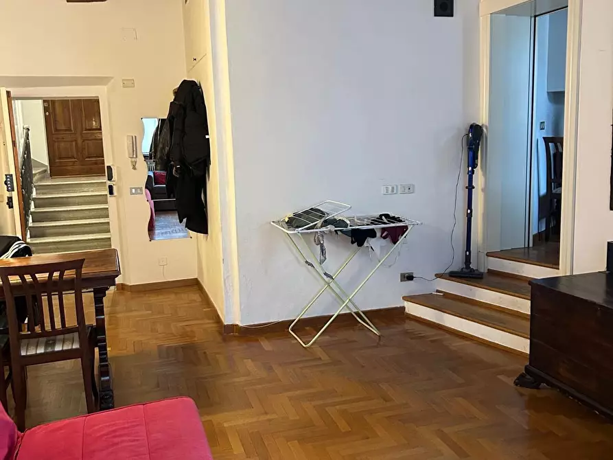 Immagine 10 di Appartamento in vendita  a Siena