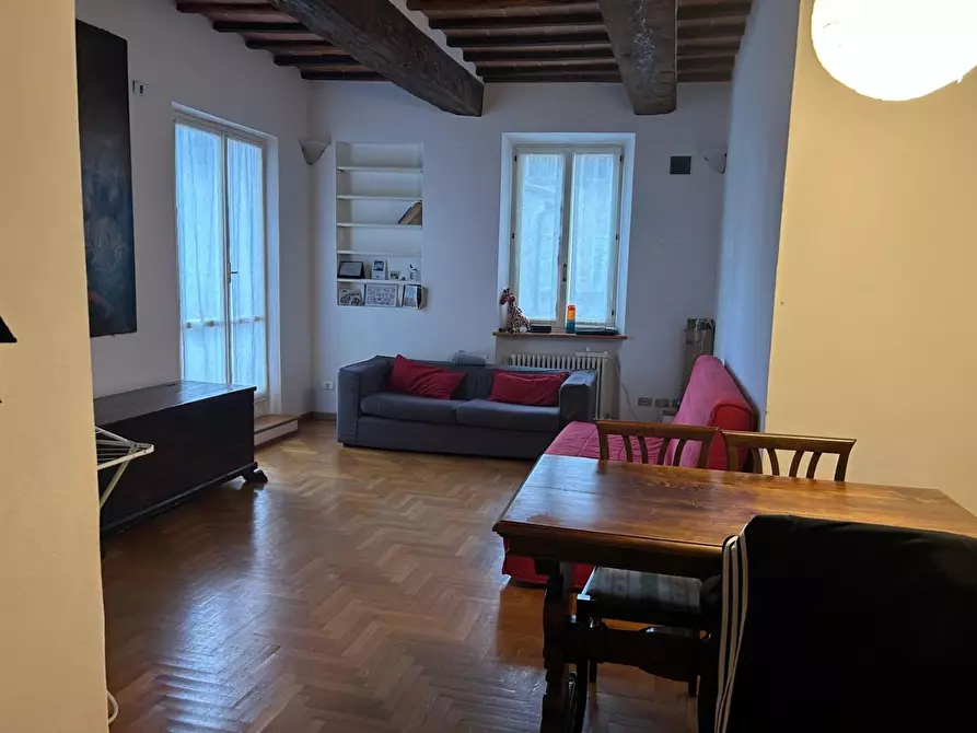 Immagine 1 di Appartamento in vendita  a Siena