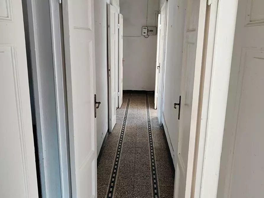 Immagine 9 di Appartamento in vendita  a Livorno