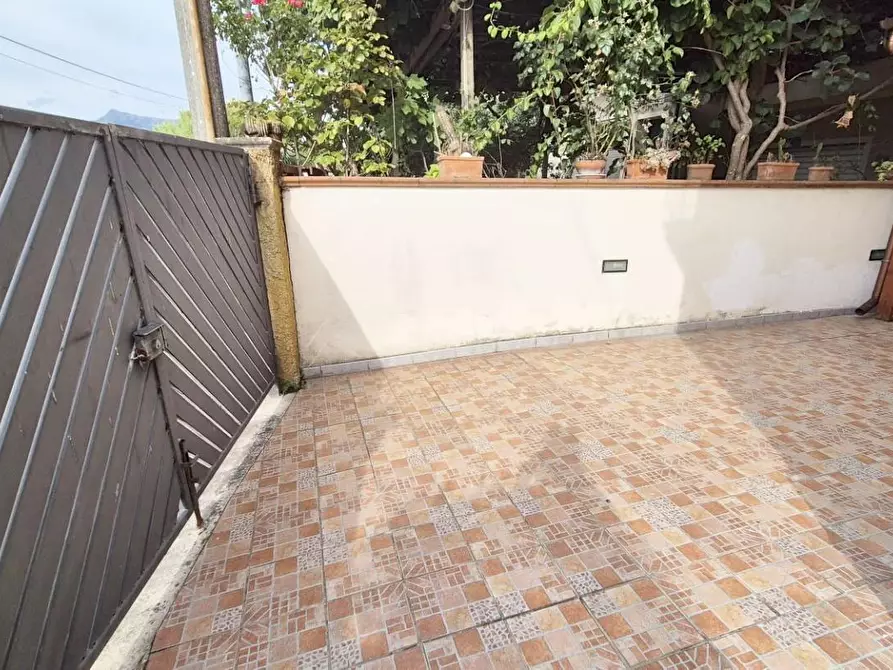 Immagine 1 di Appartamento in vendita  a Viareggio