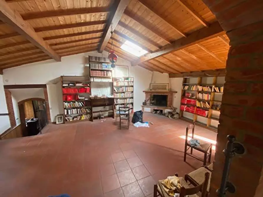 Immagine 12 di Rustico / casale in vendita  a Lucca