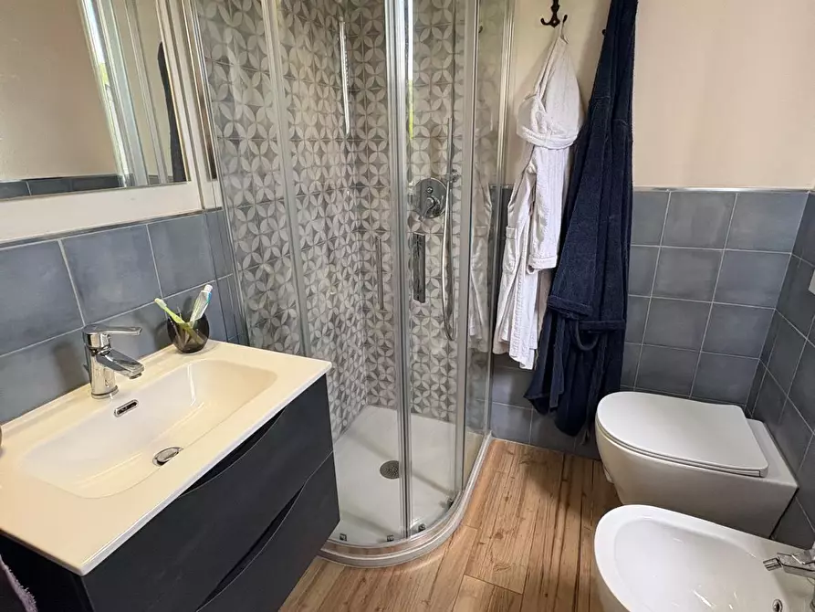 Immagine 20 di Casa bifamiliare in vendita  a Montignoso