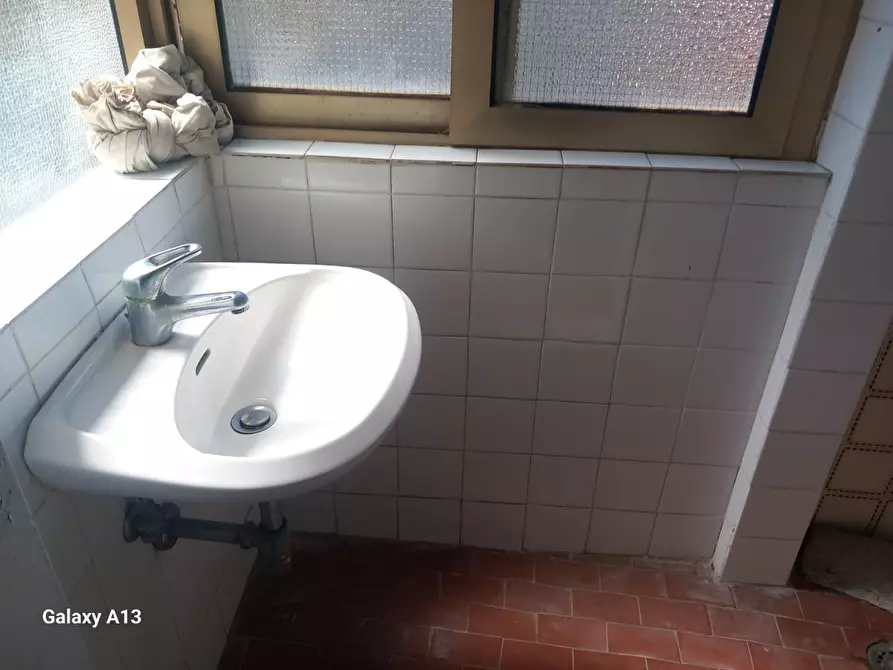 Immagine 42 di Appartamento in vendita  a Carrara