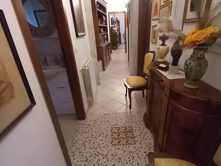 Immagine 12 di Appartamento in vendita  a Carrara