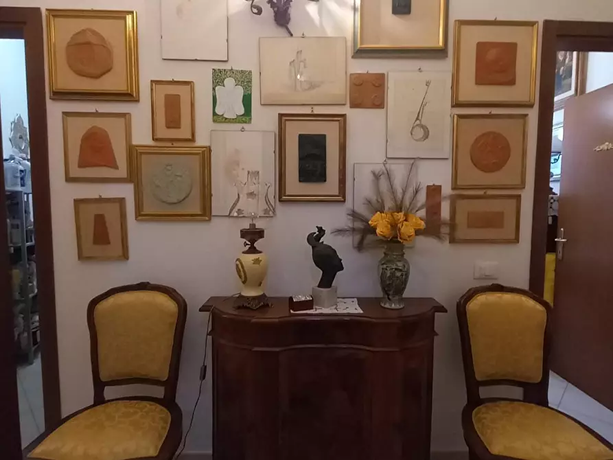 Immagine 3 di Appartamento in vendita  a Carrara