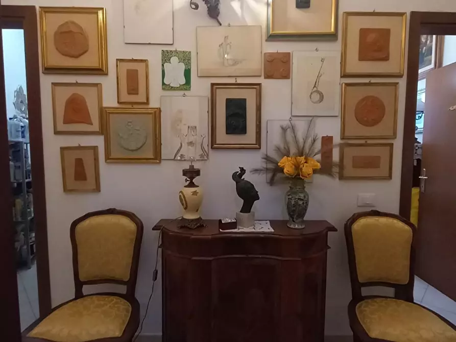 Immagine 2 di Appartamento in vendita  a Carrara