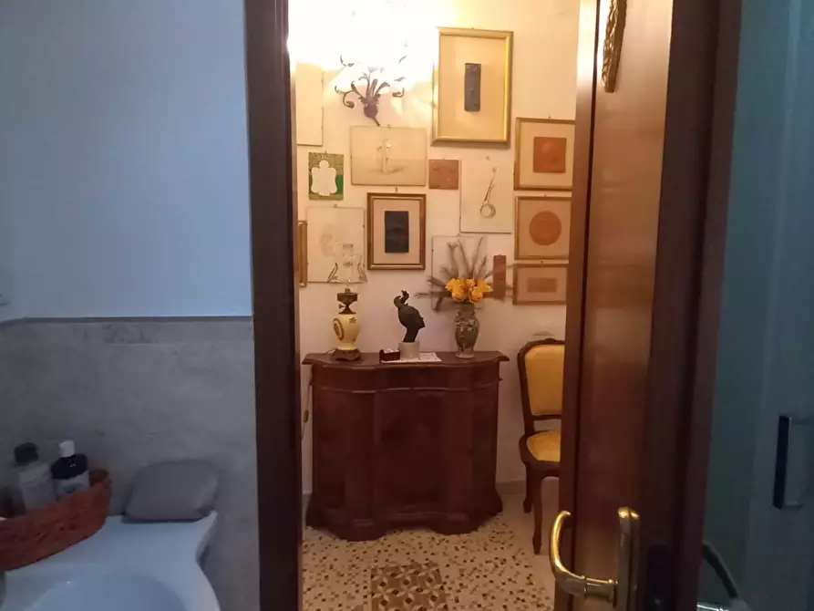 Immagine 7 di Appartamento in vendita  a Carrara