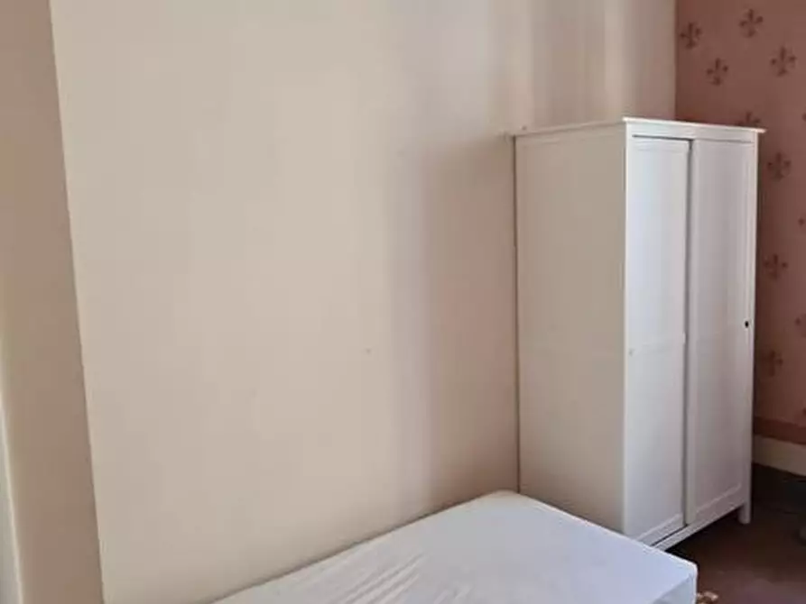 Immagine 9 di Appartamento in affitto  a Pisa