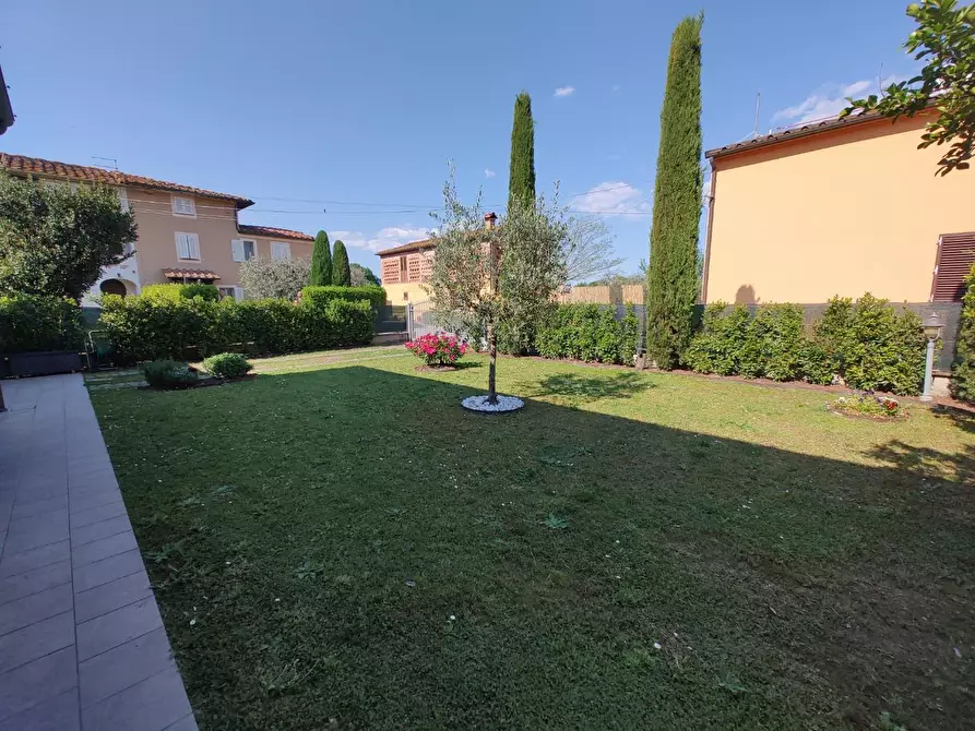 Immagine 30 di Villetta a schiera in vendita  a Castelfranco Di Sotto