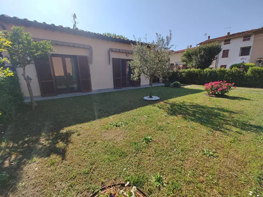 Immagine 27 di Villetta a schiera in vendita  a Castelfranco Di Sotto