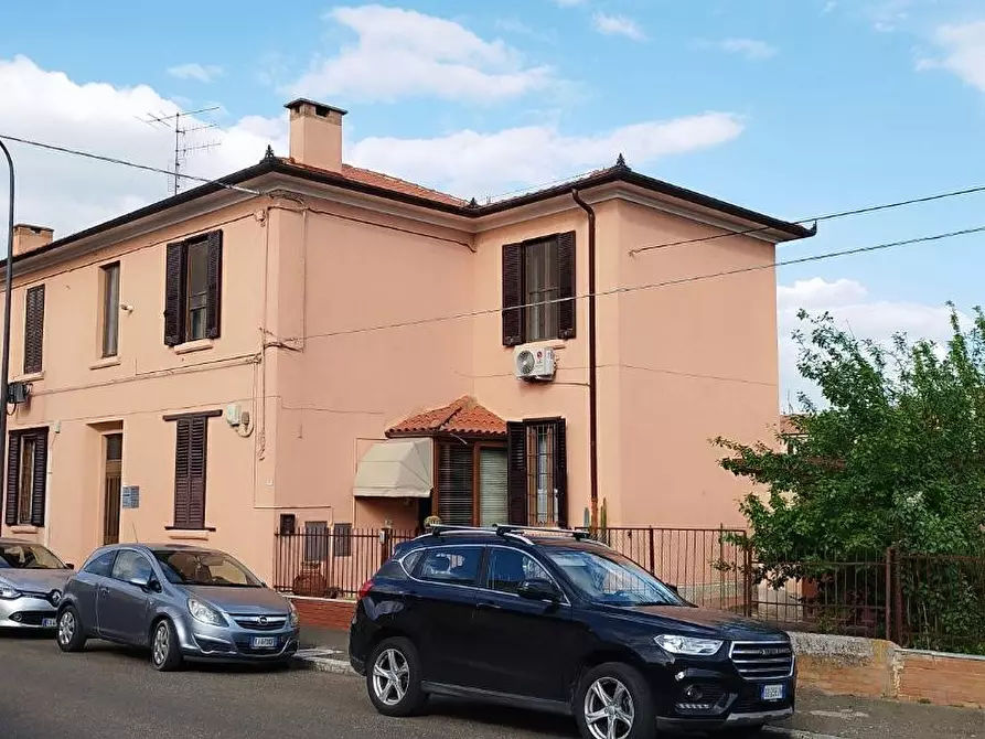 Immagine 1 di Casa trifamiliare in vendita  a Grosseto