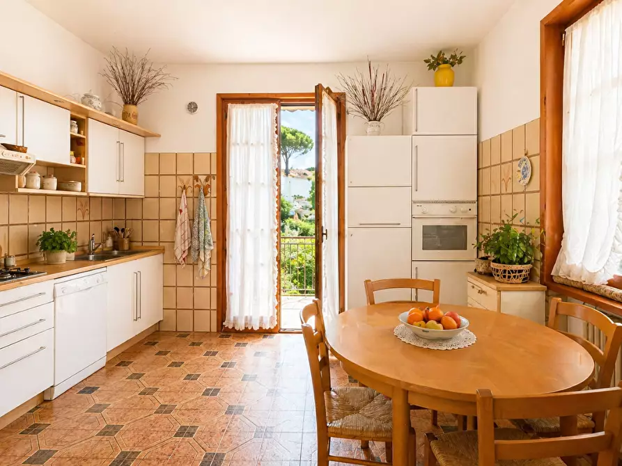 Immagine 9 di Villa in vendita  a Empoli
