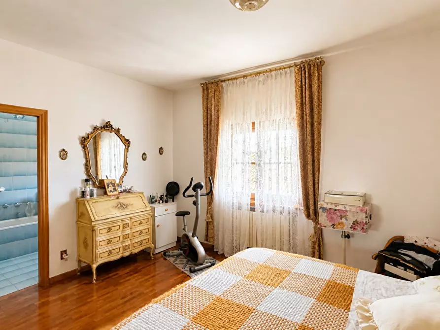 Immagine 21 di Villa in vendita  a Empoli
