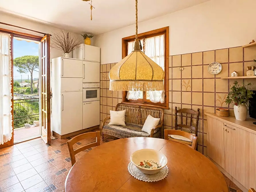 Immagine 10 di Villa in vendita  a Empoli