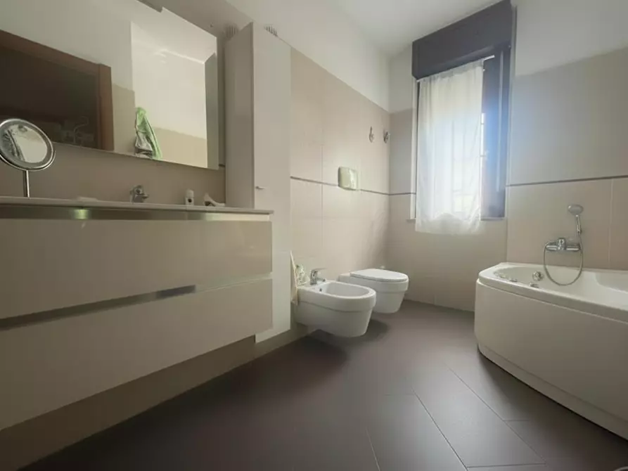 Immagine 14 di Appartamento in vendita  a Caronno Pertusella