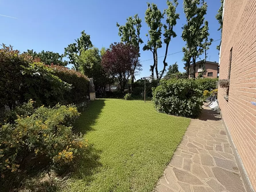 Immagine 6 di Appartamento in vendita  a Caronno Pertusella