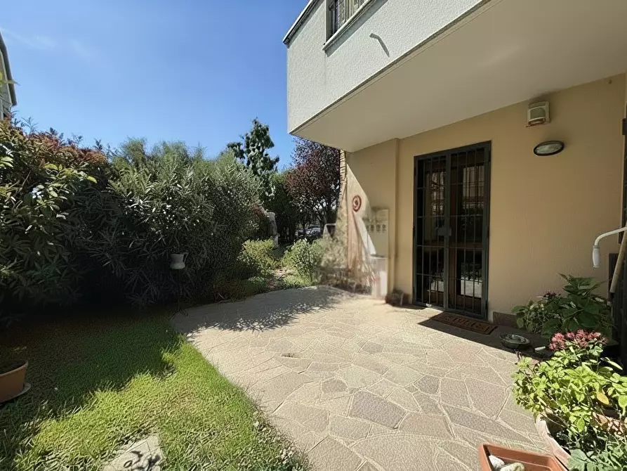 Immagine 2 di Appartamento in vendita  a Caronno Pertusella