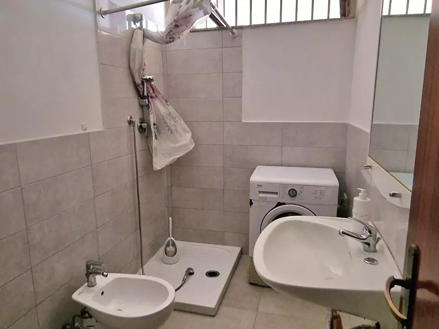 Immagine 7 di Appartamento in vendita  a Carrara