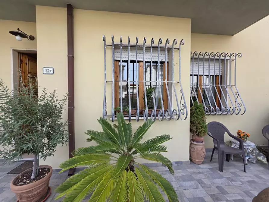 Immagine 22 di Casa semindipendente in vendita  a Viareggio